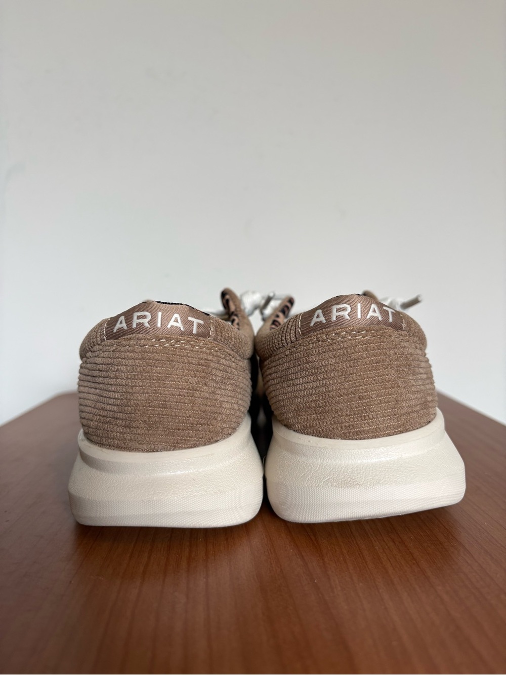 Ariat Women's Hilo Shoes in Tan Corduroy size 6.5 Slip on Comfort Boat Shoe - Picture 5 of 9